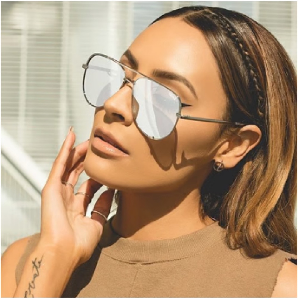 BRAND NEW- Quay Silver “High Key” Sunglasses